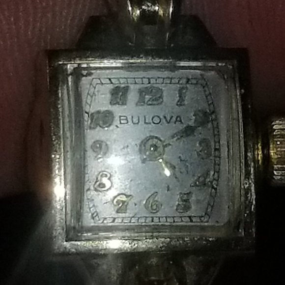 WOMENS BULOVA WATCH - Picture 4 of 7
